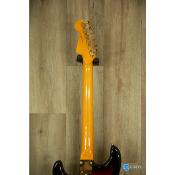 Fender Stevie Ray Vaughan Stratocaster Pau Ferro Fingerboard, 3-Color Sunburst