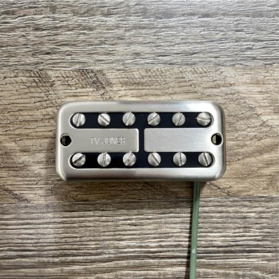 --- DISCONTINUE ---micro TV Jones Power TRON Bridge Universal mount brushed Nickel