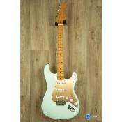--- DISCONTINUE ---Guitare électrique Squier Stratocaster 40th anniversary vintage edition Sonic Blue