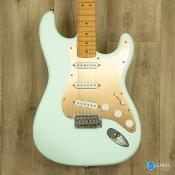 --- DISCONTINUE ---Guitare électrique Squier Stratocaster 40th anniversary vintage edition Sonic Blue