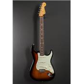 Fender Robert Cray Stratocaster Rosewood Fingerboard, 3-Color Sunburst