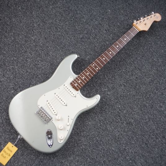 Fender Robert Cray Stratocaster Rosewood Fingerboard, Inca Silver